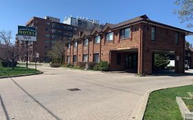 Toronto Lakeshore Hotel