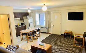 Toronto Lakeshore Hotel